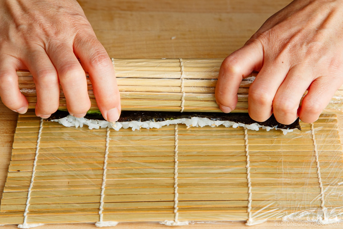 Squeeze it to form a tight cylinder, then press to shape it. 