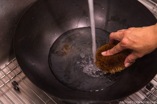 how to season a wok step by step-31