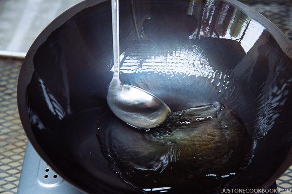 how to season a wok step by step-16