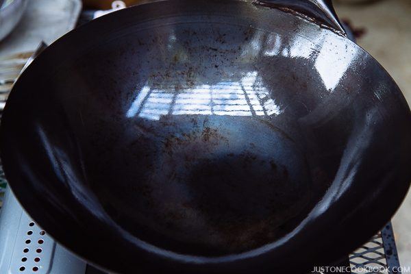 how to season a wok step by step-30
