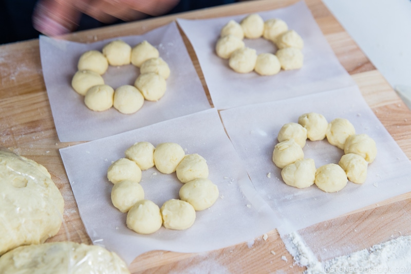 Pon de Ring Donut 24