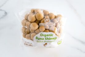 Buna shimeji (beech mushroom)