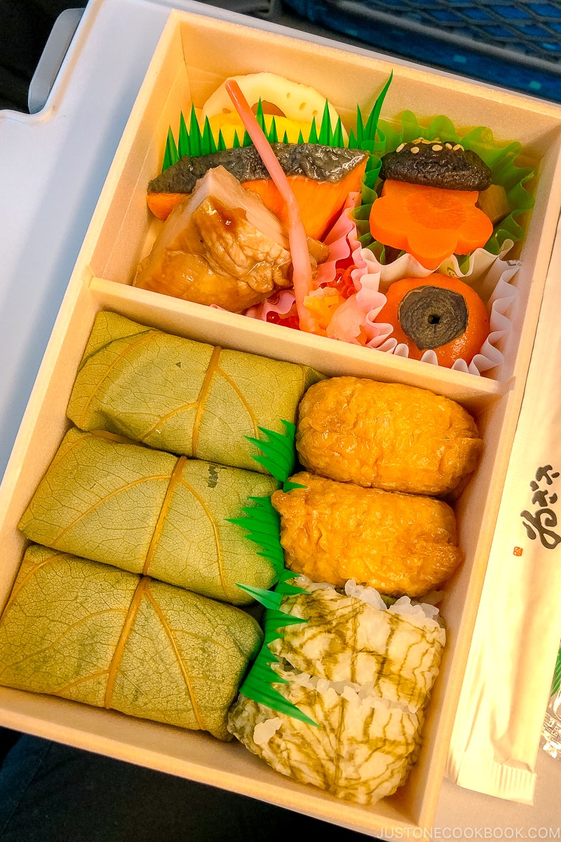 ekiben with sushi and salmon