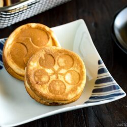 A plate containing Imagawayak (Obanyaki).