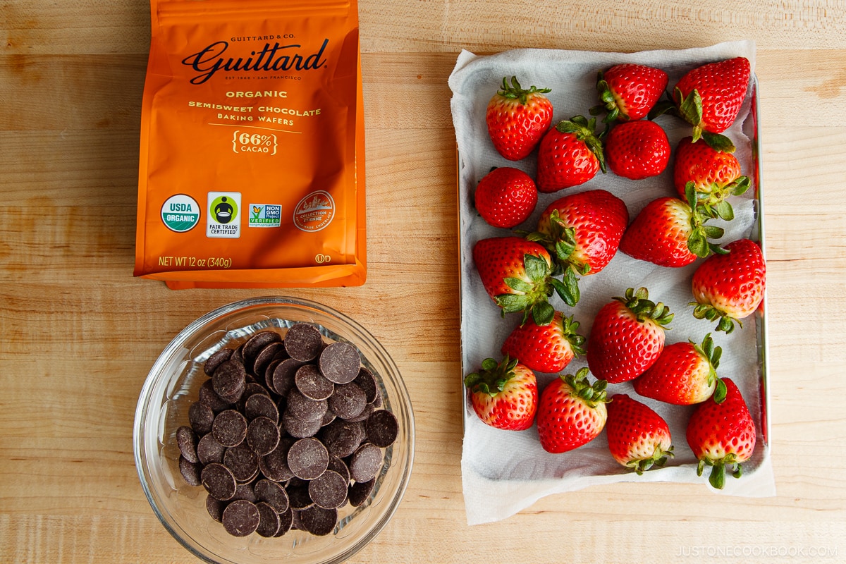 Chocolate Covered Strawberries Ingredients