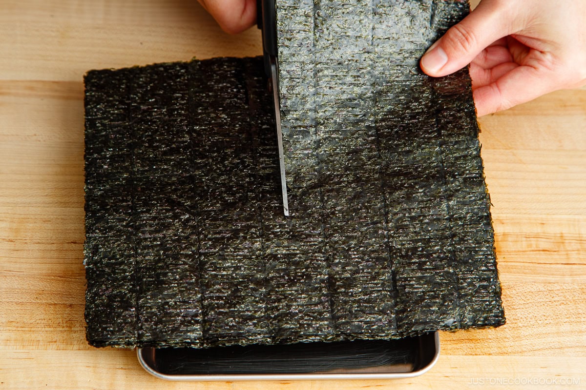 Cut the nori sheet.