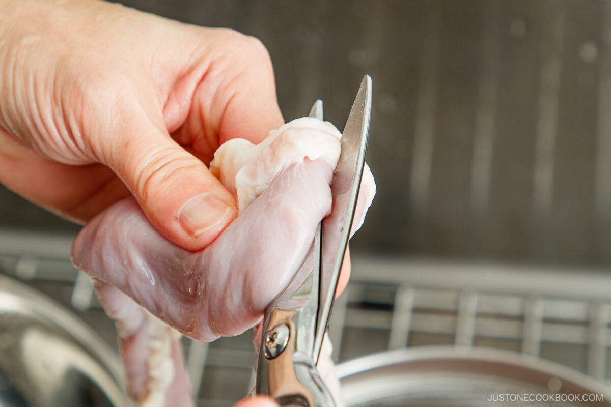 Cut the intestine into 1 foot long.