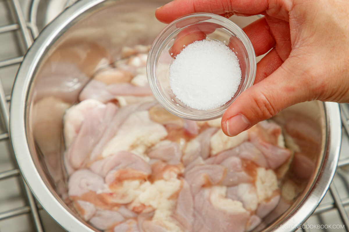 Sprinkle salt over the offal.