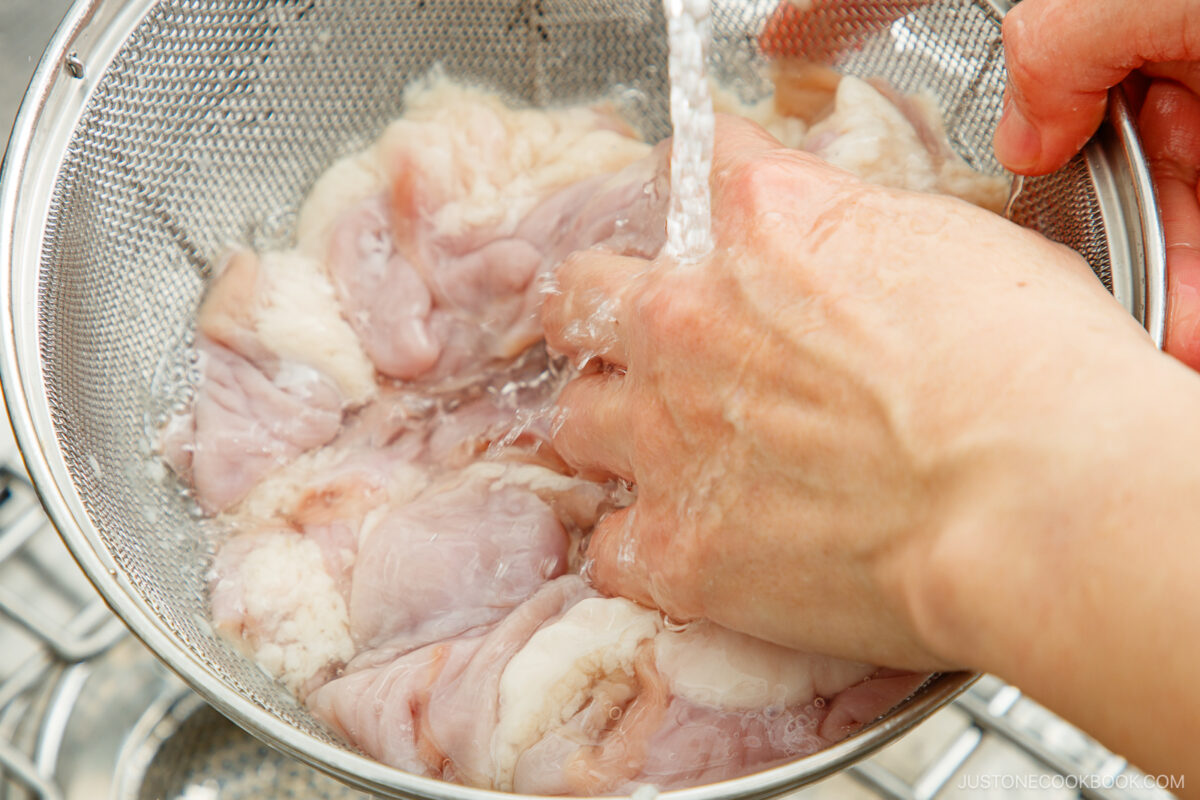 Rinse the offal with water.