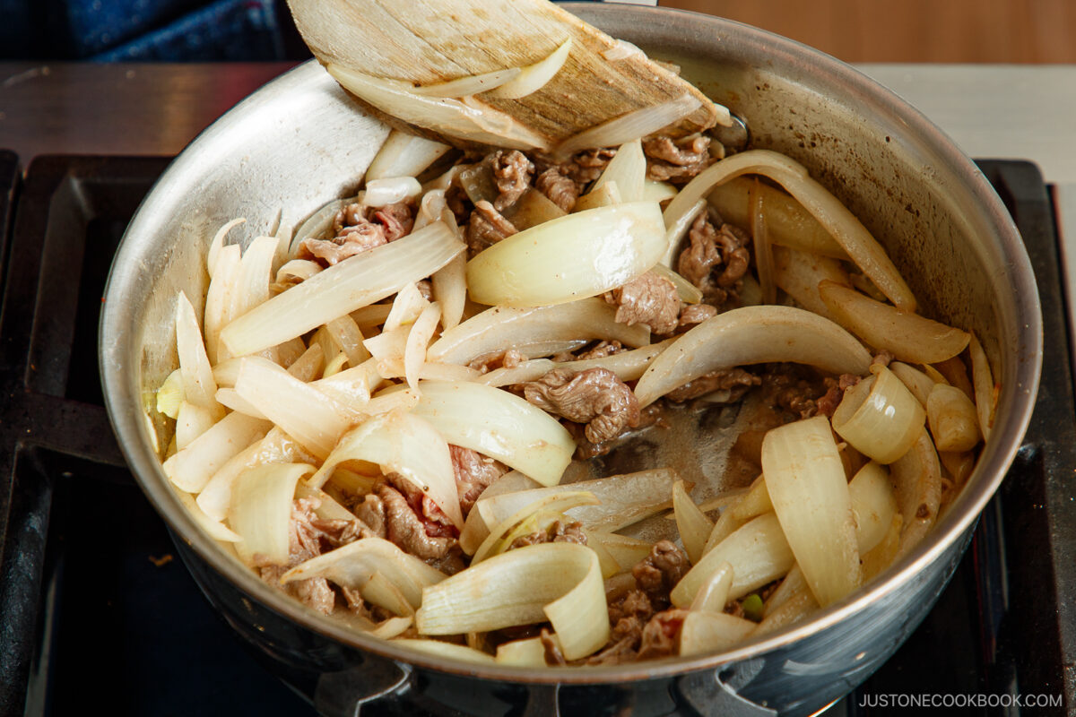 Saute the onion and beef.