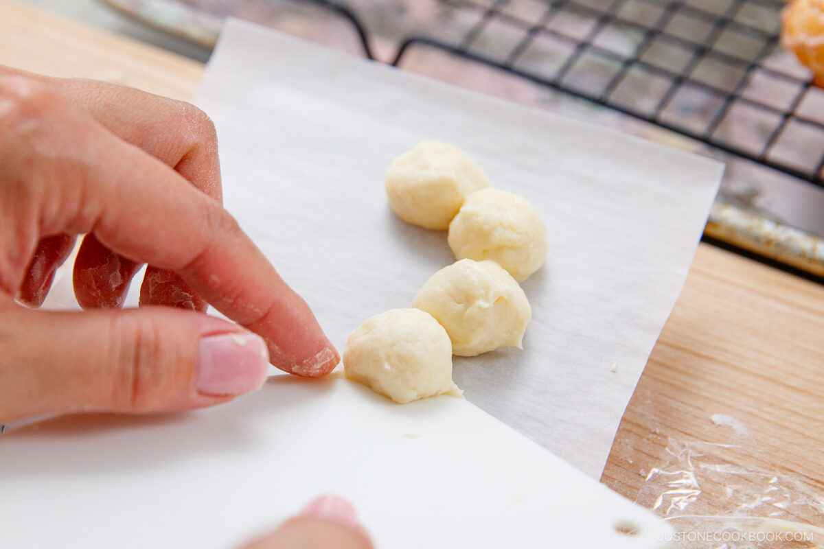 Putting the balls together for a donut.