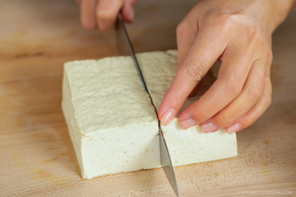 Cut the tofu.