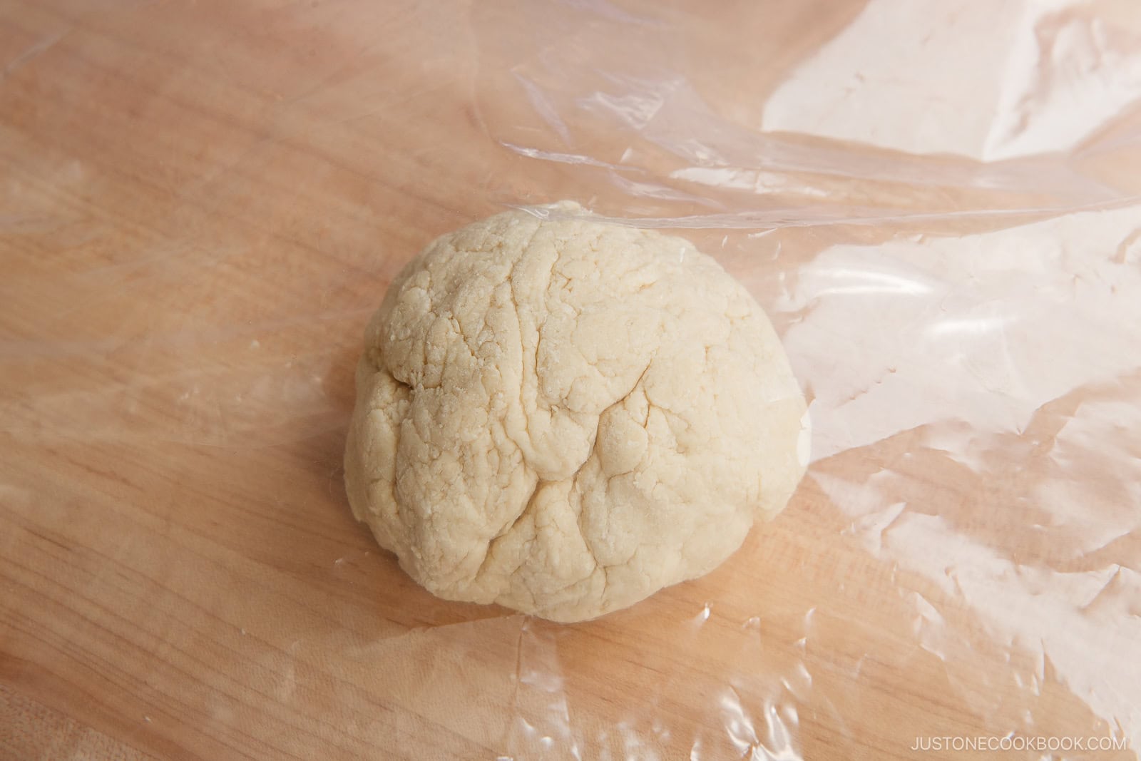 Form into a ball, wrap it, and rest it for 30 minutes.