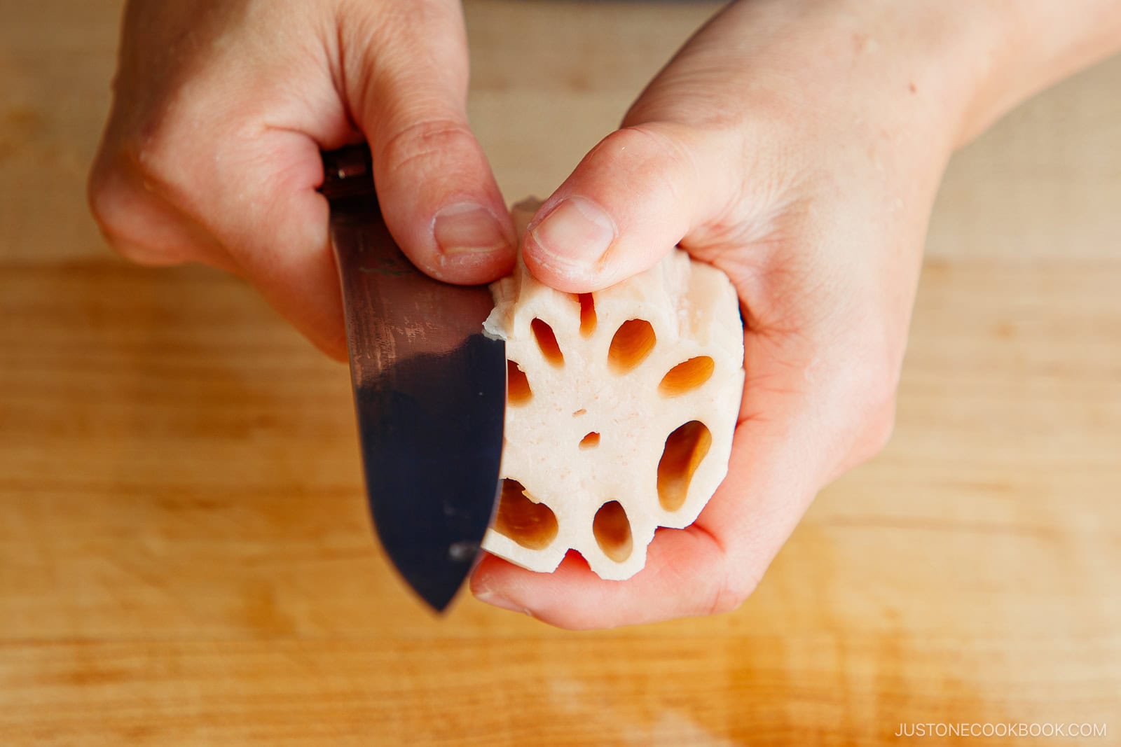 Japanese Cutting Techniques: Kazarigiri