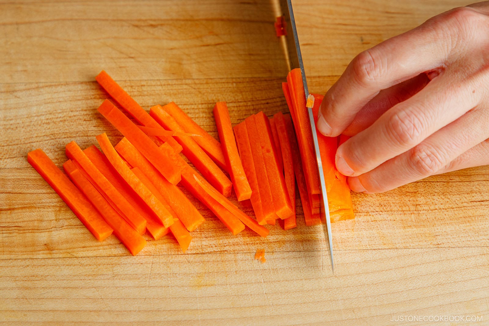 Japanese Cutting Techniques: Hosogiri
