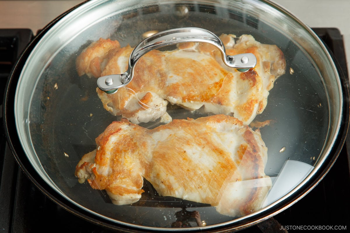 Steaming the chicken.